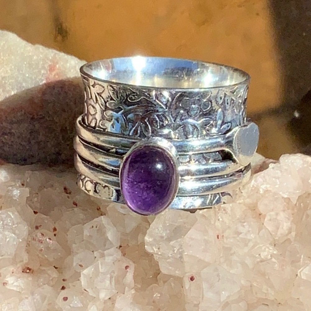 AMETHYST & STERLING SILVER HEART 925 STERLING SILVER MEDITATION RING, SIZE 8.